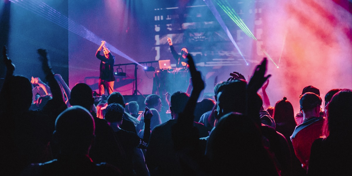 Mga DJ, Photo at Video